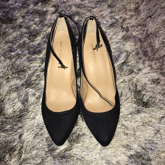 Ann Taylor Heels - Picture 1 of 6